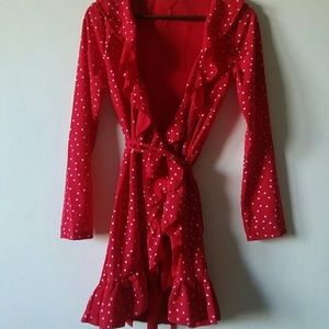 Red star print wrap dress